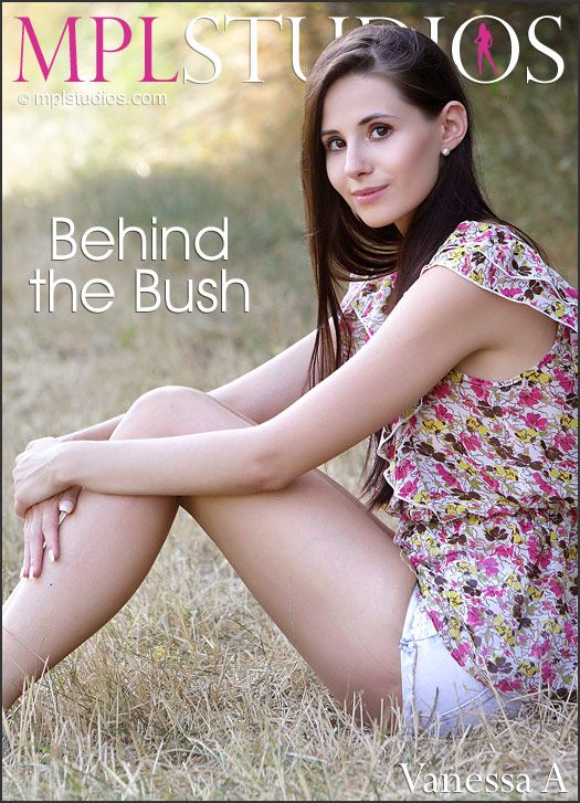 [MPLStudios.com] 2015-12-13 Vanessa A - Behind the Bush [69  / Hi-Res]